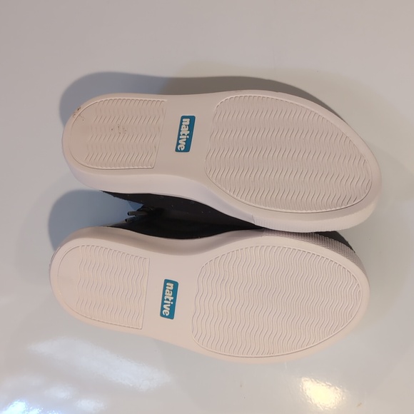 Never worn Native swim shoes size 12 kids shoes - Picture 2 of 4